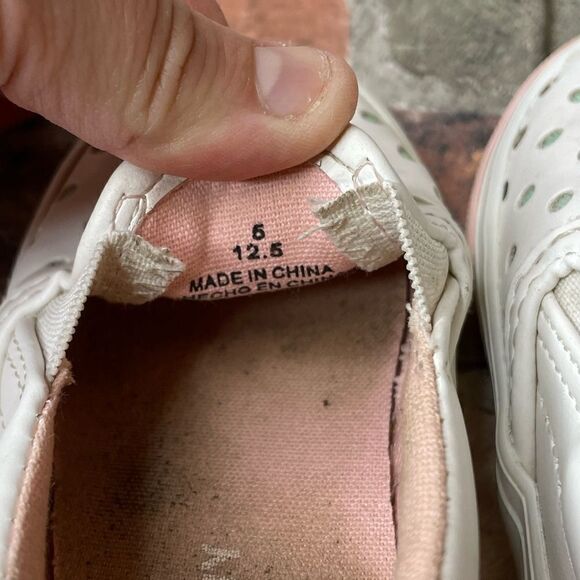 5 for $25🔥Old Navy Off White Slip On Sneakers Baby Size 5 - Picture 6 of 7